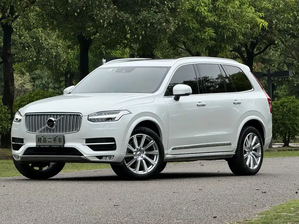 Volvo XC90 2017 — фото 1