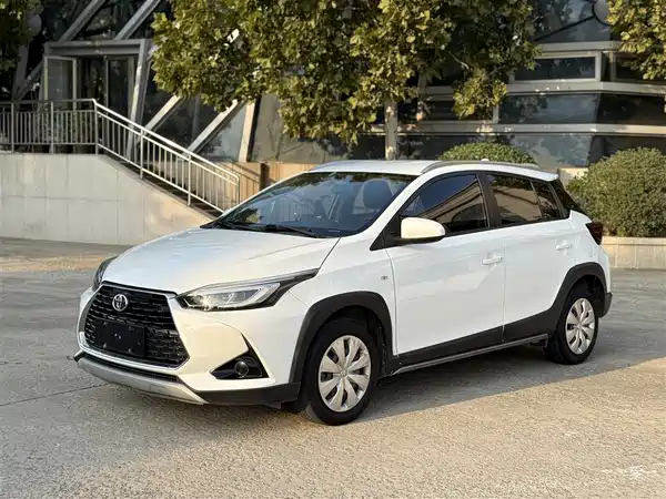 Toyota Yaris L 2022