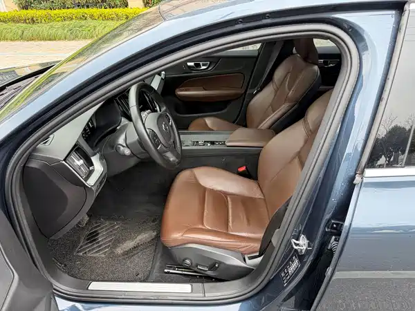 Volvo S60 2021