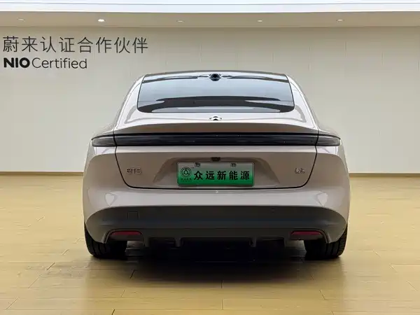 NIO ET5 2025