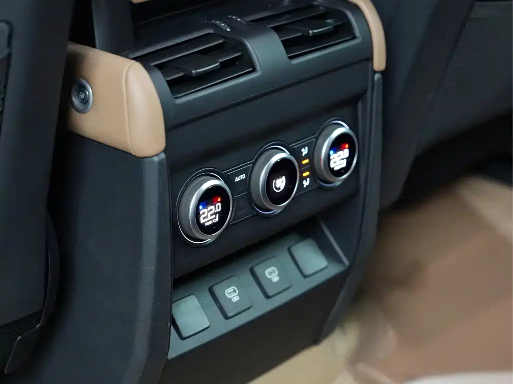 Land Rover Defender 2025 — фото 25