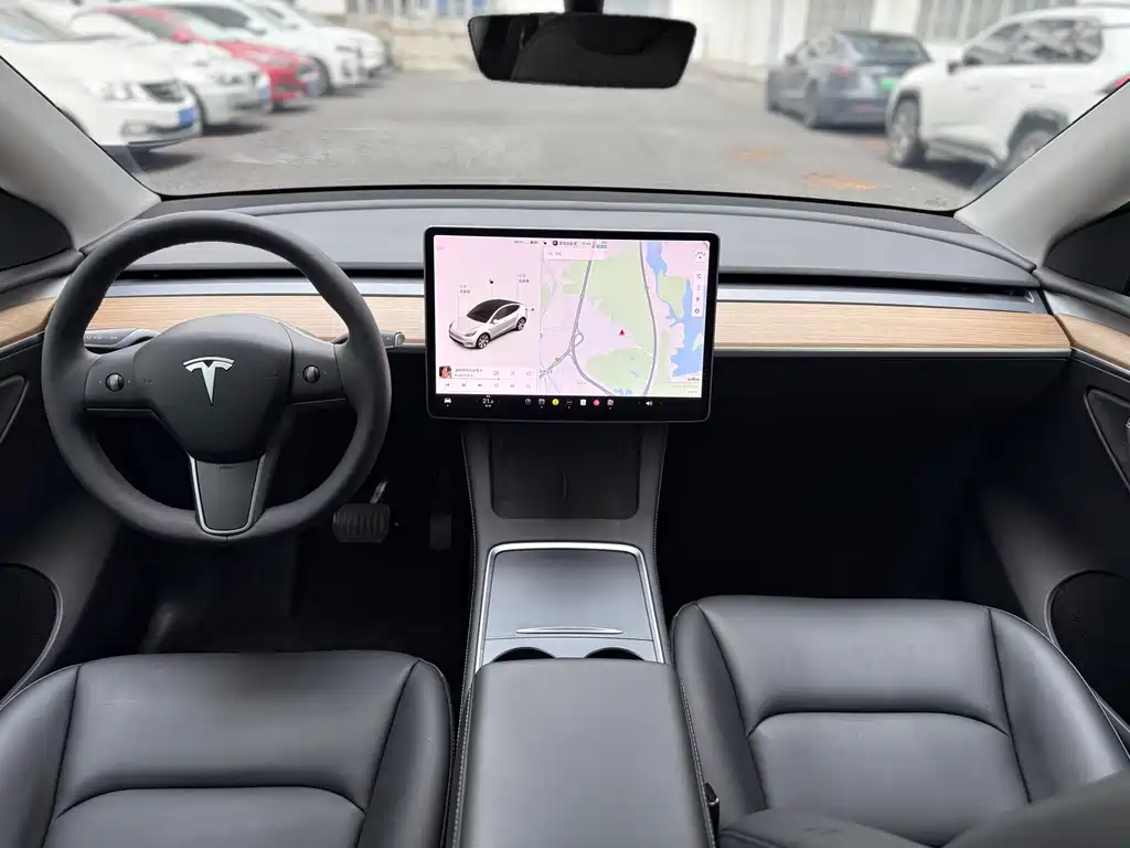 Tesla Model Y 2021 — фото 11