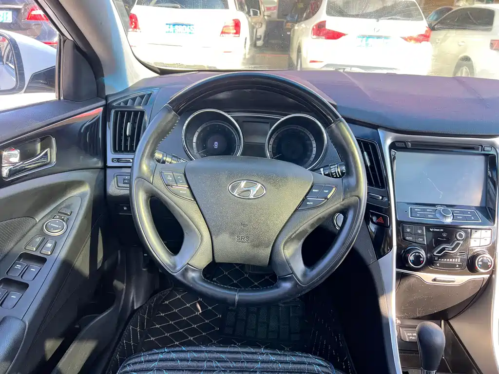 Hyundai Sonata 2016 — фото 15