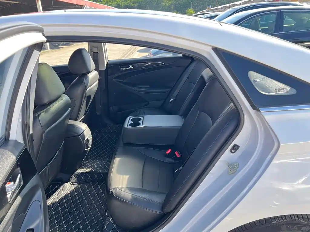 Hyundai Sonata 2016 — фото 12