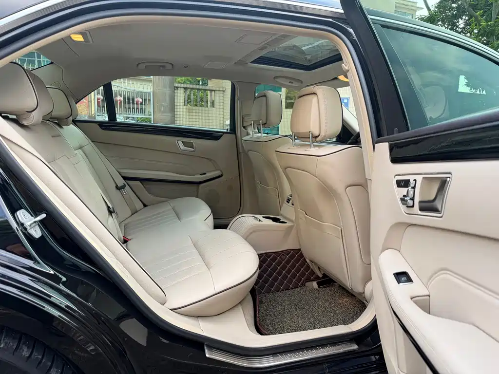 Mercedes-Benz E-Class 2015 — фото 21