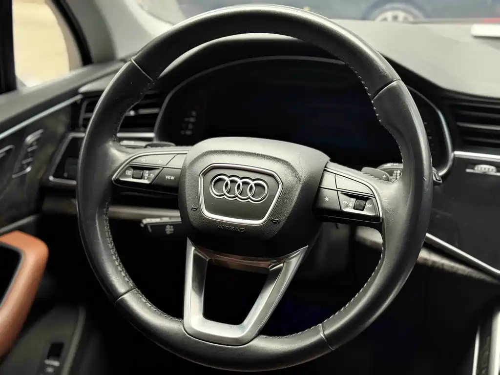 Audi Q7 2020 — фото 9