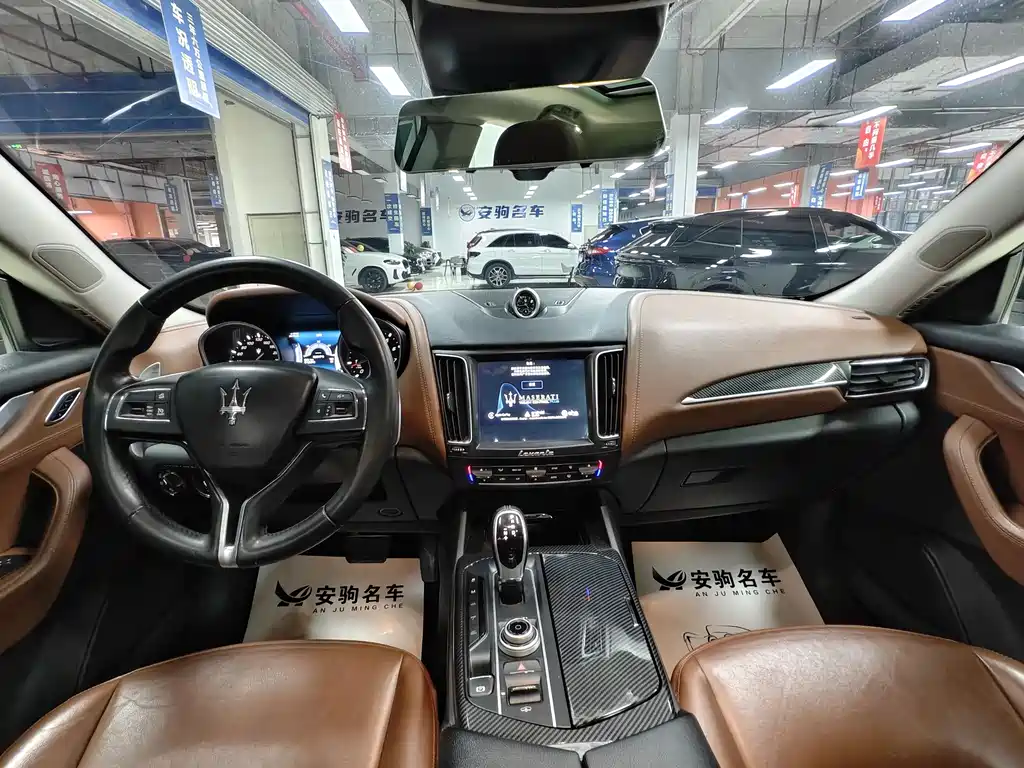Maserati Levante 2018 — фото 13