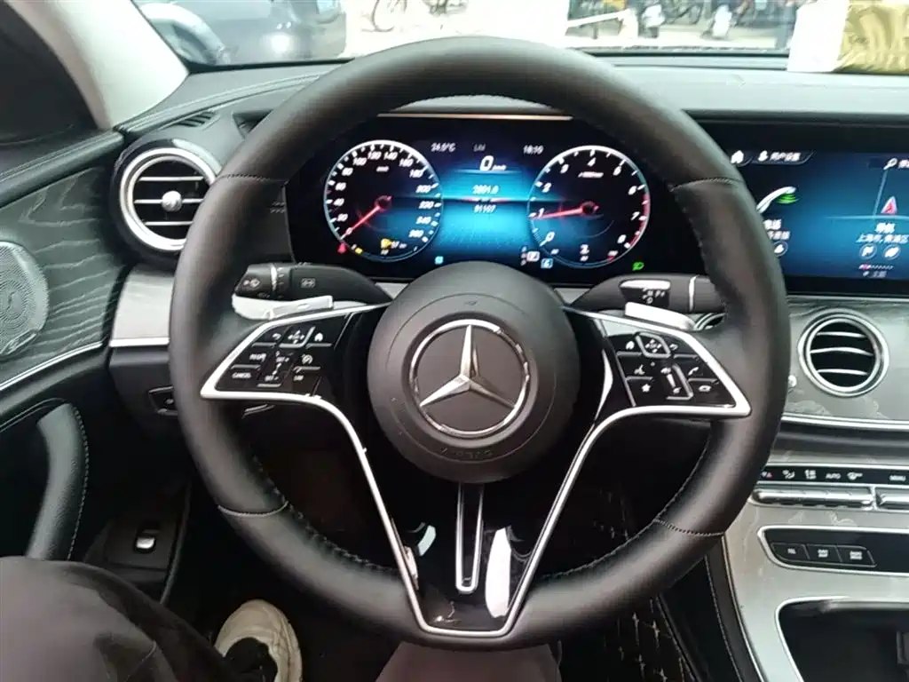 Mercedes-Benz E-Class 2021 — фото 11