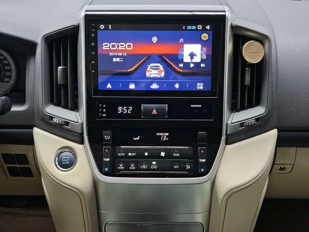 Toyota Land Cruiser 2020 — фото 14