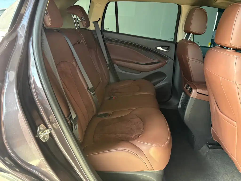 Buick Envision Plus 2017 — фото 10