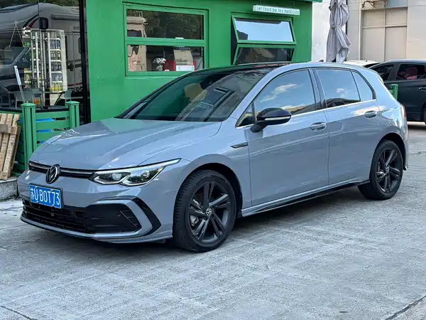 Volkswagen Golf 2024