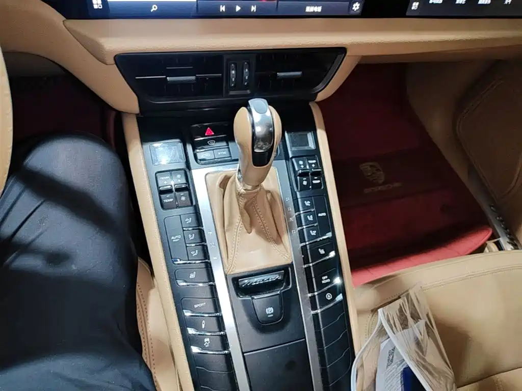 Porsche Macan 2016 — фото 14