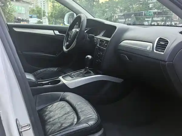 Audi A4L 2012
