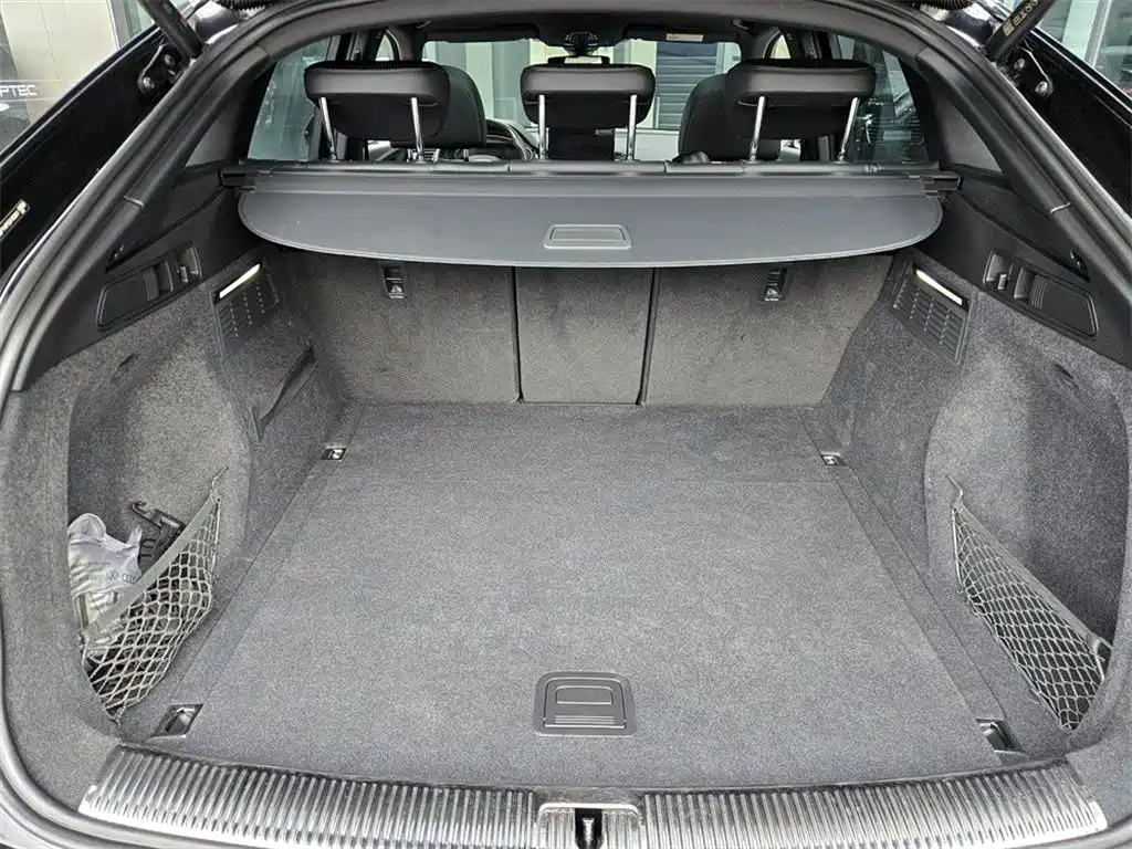 Audi Q5L Sportback 2023 — фото 9