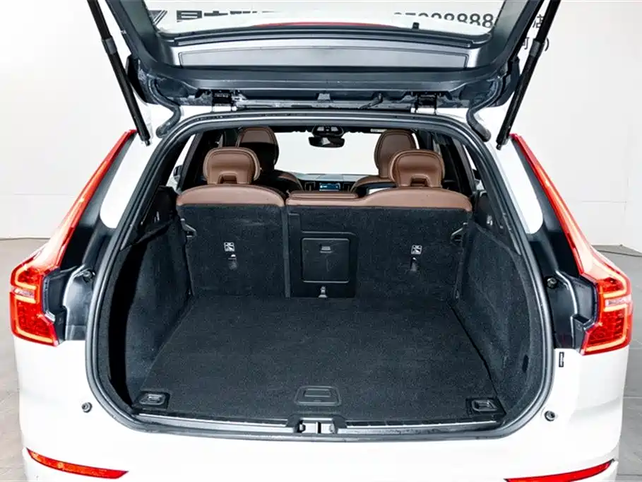 Volvo XC60 PHEV 2024 — фото 25