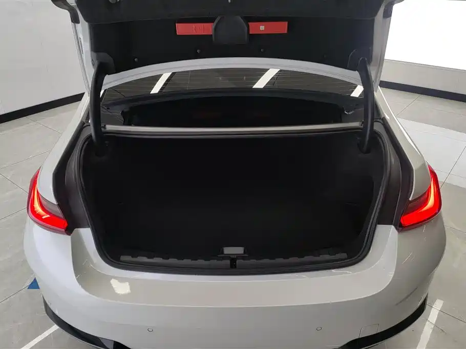 BMW i3 2025 — фото 4