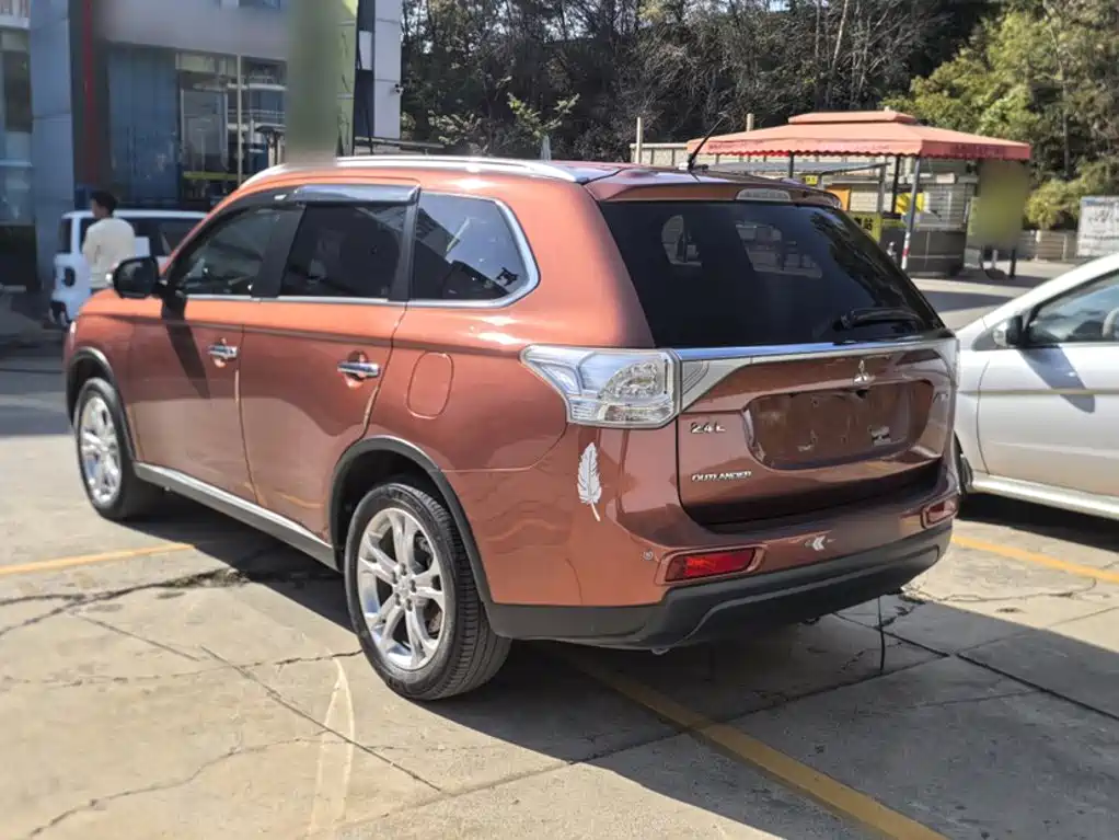 Mitsubishi Outlander 2015 — фото 25