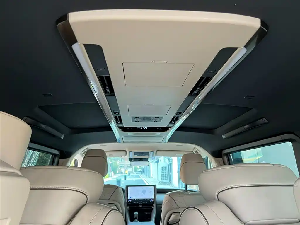 Toyota Alphard 2023 — фото 21