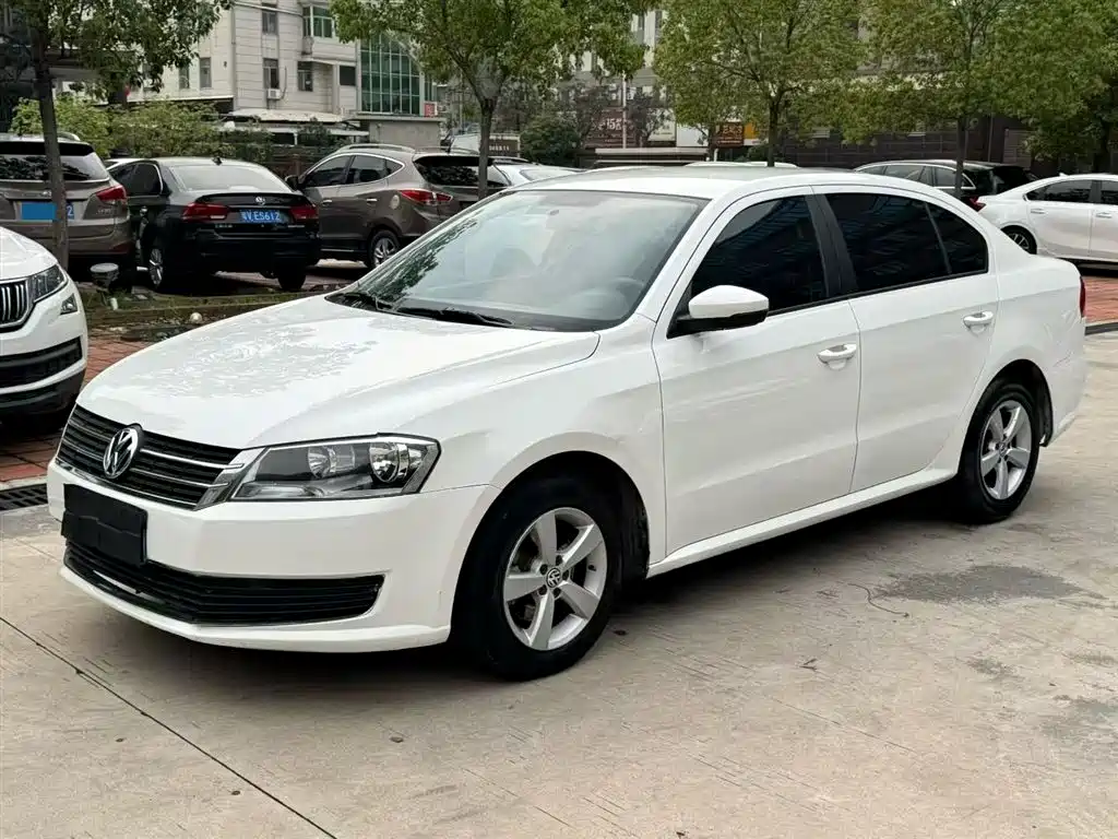 Volkswagen Lavida 2015 — фото 1