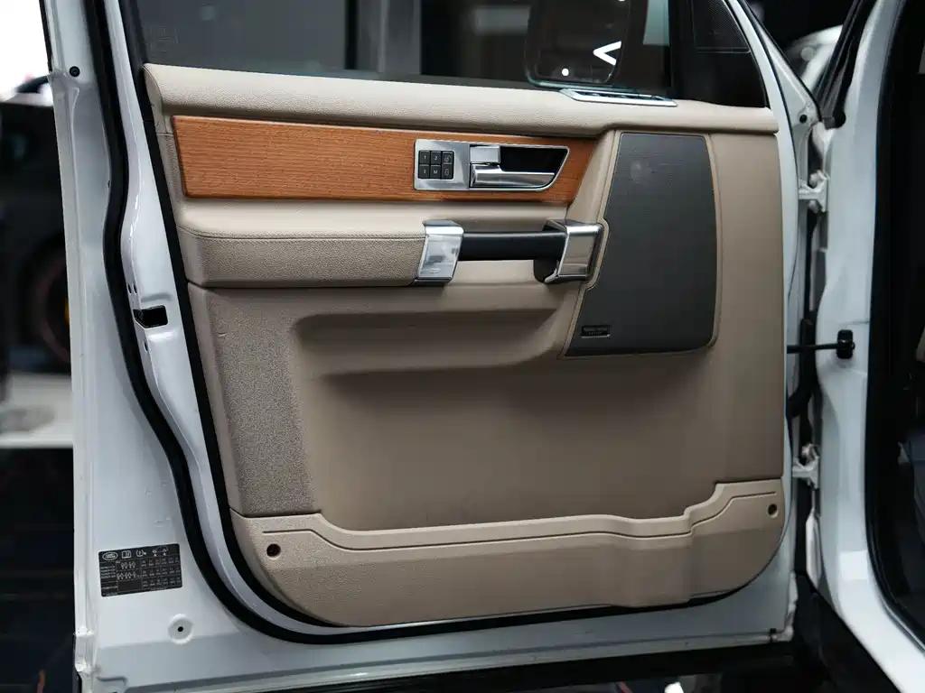 Land Rover Discovery 2012 — фото 20