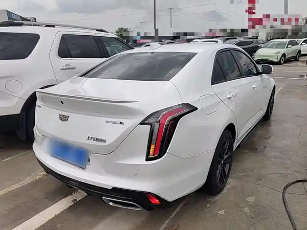 Cadillac CT4 2023