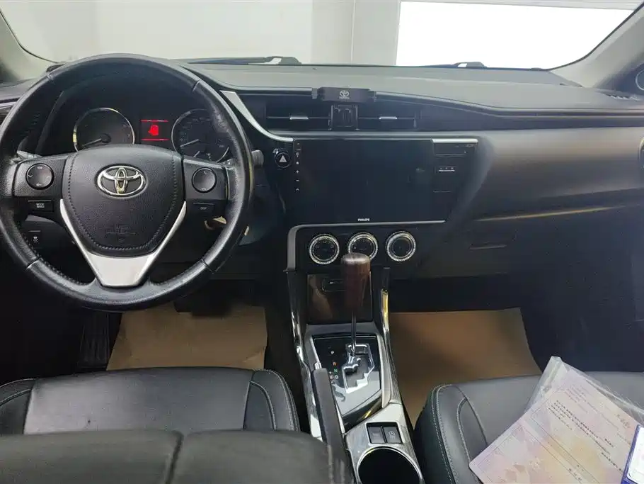 Toyota Corolla 2017 — фото 12