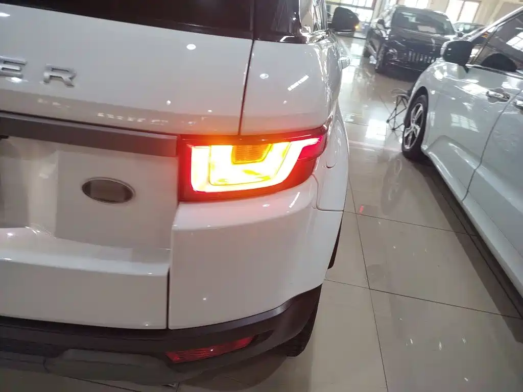 Land Rover Evoque 2019 — фото 19