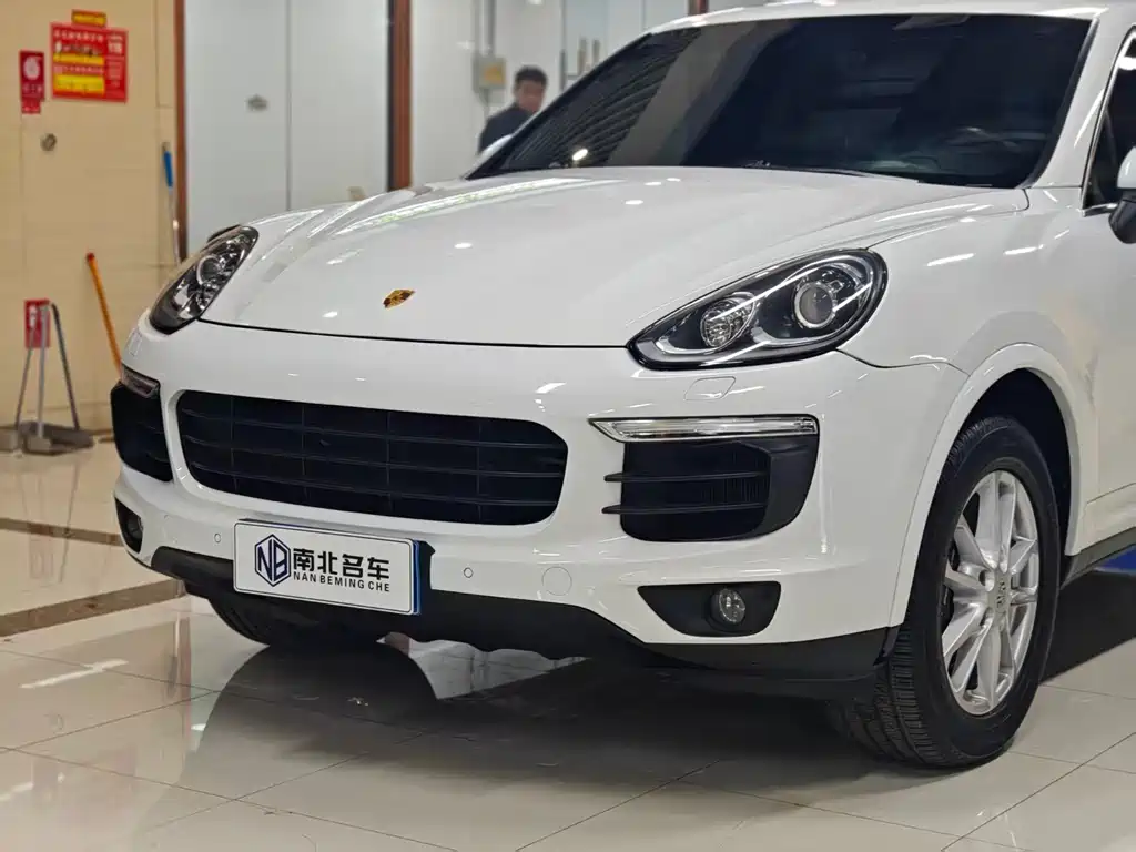 Porsche Cayenne 2017 — фото 15
