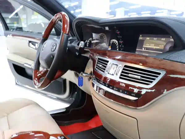 Mercedes-Benz S-Class 2008