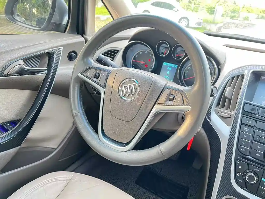 Buick Excelle GT 2015 — фото 13