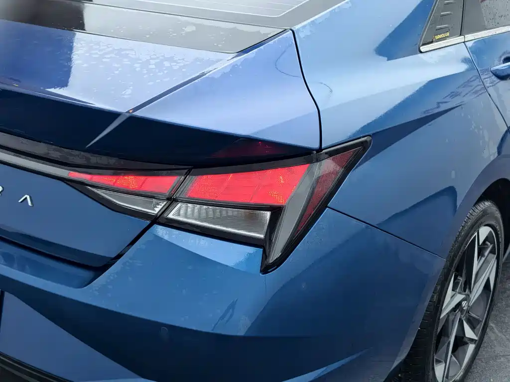 Hyundai Elantra 2022 — фото 9