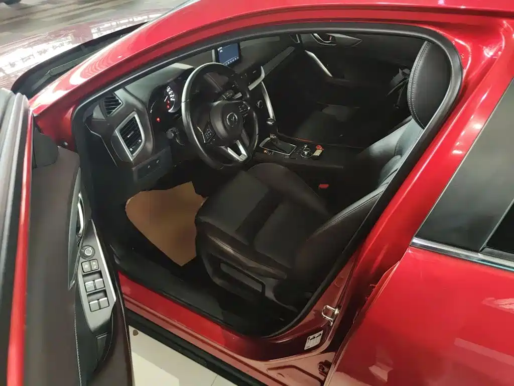 Mazda CX-4 2017 — фото 16