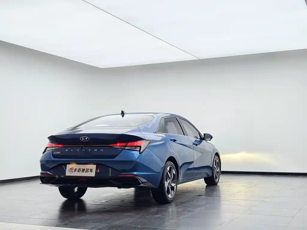 Hyundai Elantra 2022