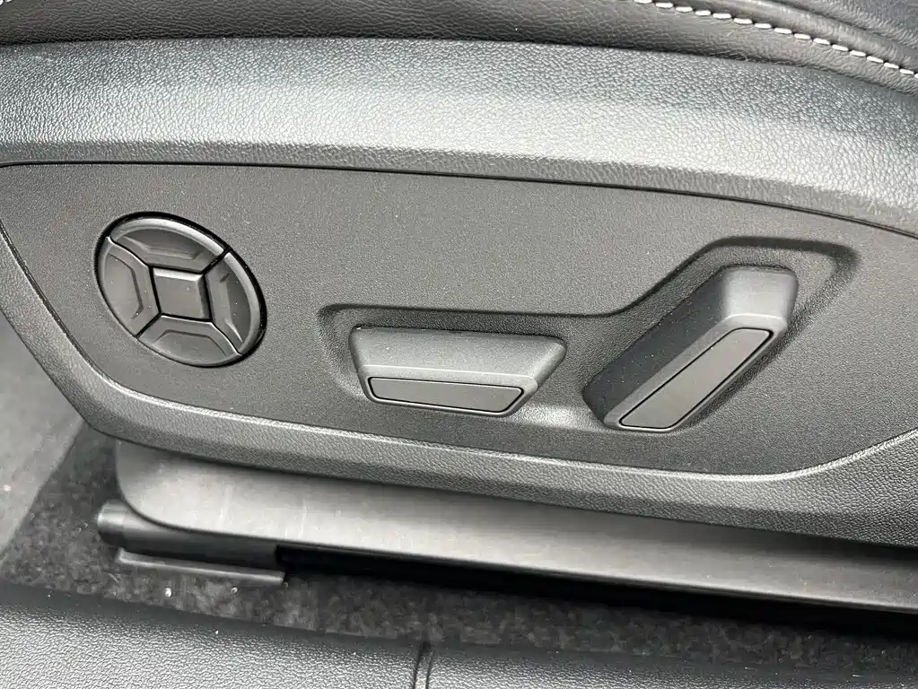 Audi A3 2023 — фото 8