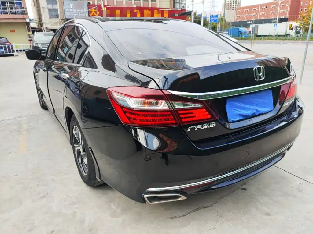 Honda Accord 2016 — фото 23
