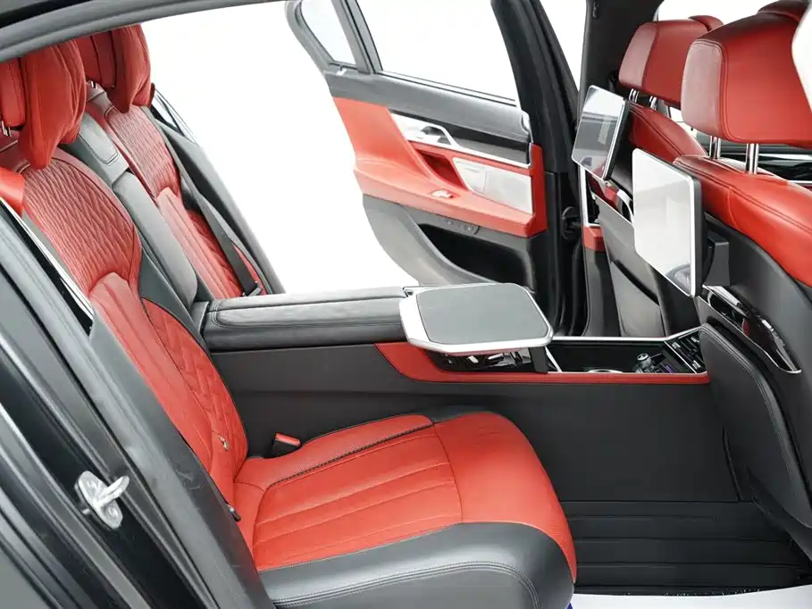 BMW 7 Series 2019 — фото 23