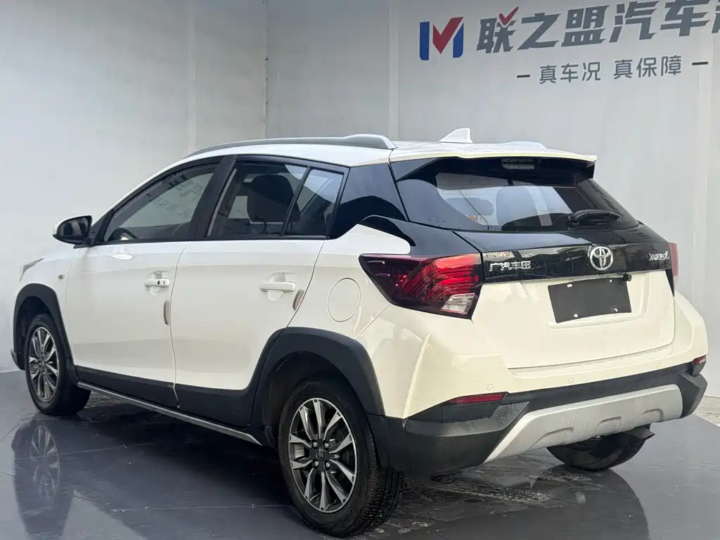 Toyota Yaris L 2022 — фото 4