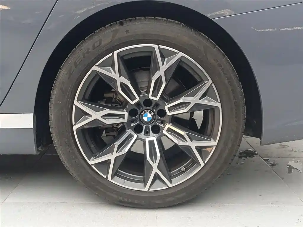 BMW 7 Series 2024 — фото 18