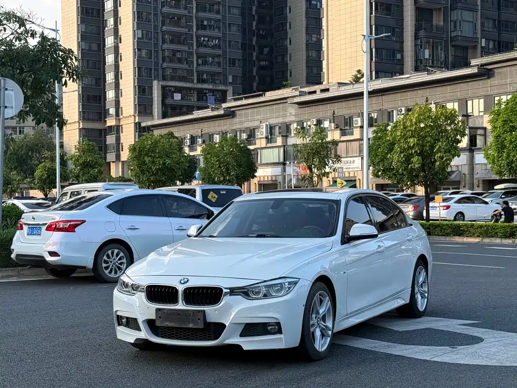 BMW 3 Series 2018 — фото 1