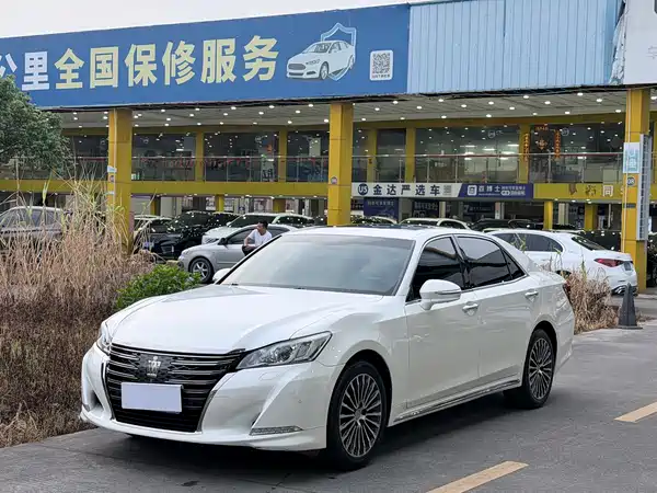 Toyota Crown 2019