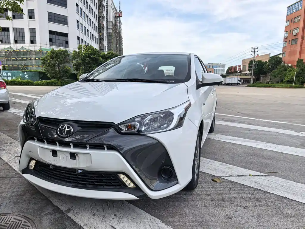 Toyota Yaris L 2021 — фото 3
