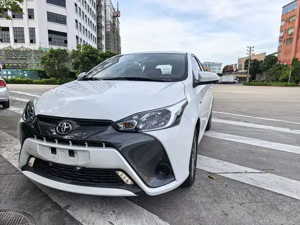 Toyota Yaris L 2021