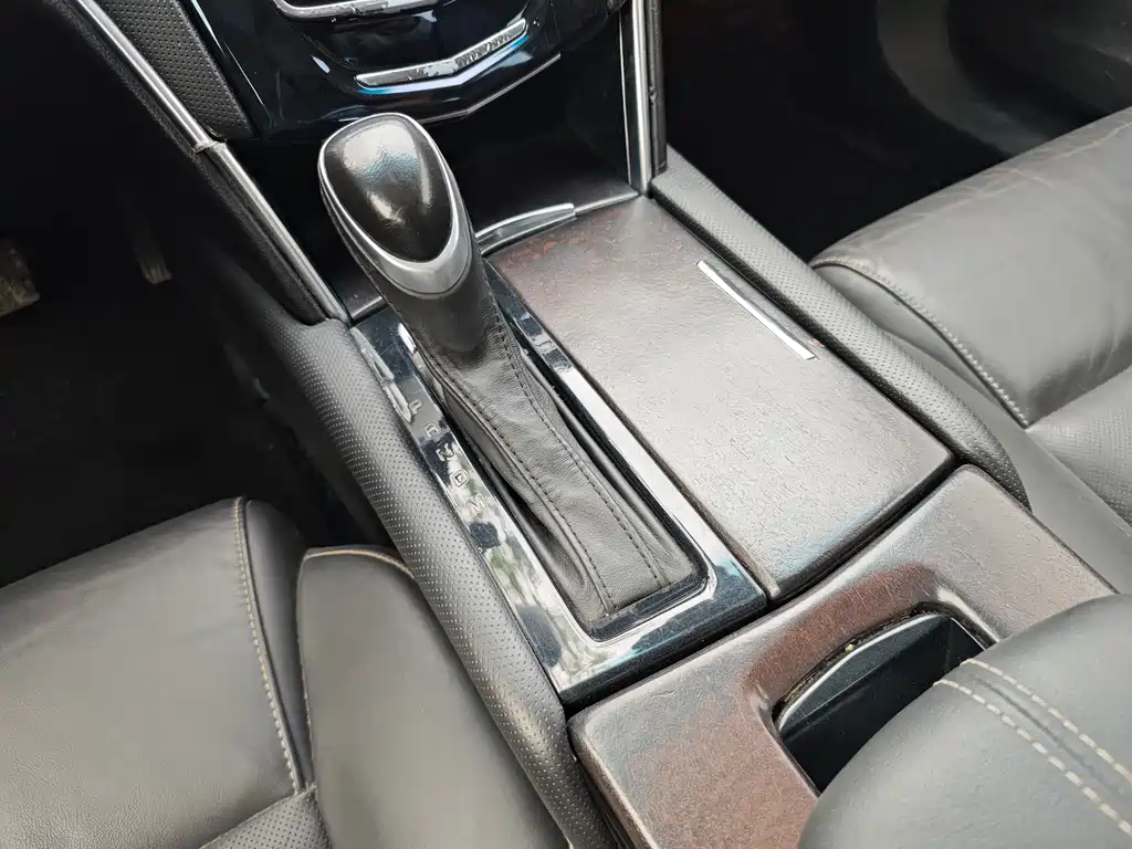 Cadillac XTS 2018 — фото 17