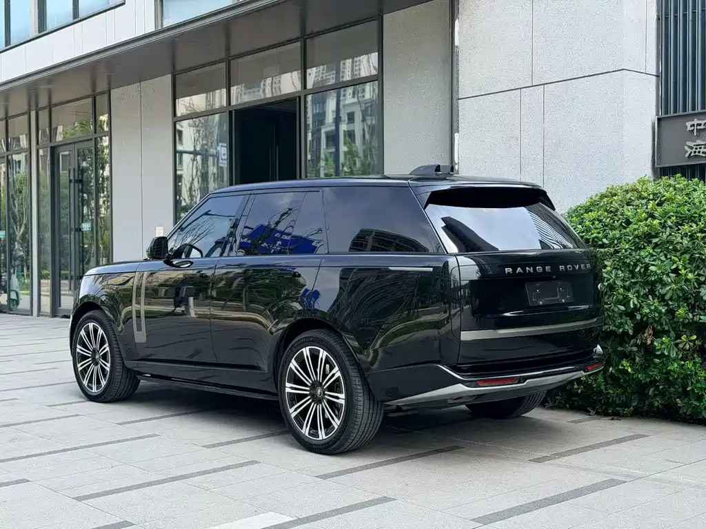 Land Rover Range Rover 2023 — фото 13