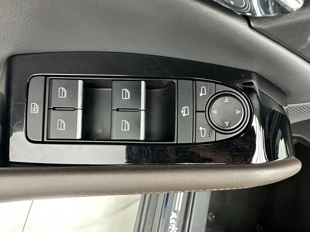 Mazda CX-30 2023 — фото 12