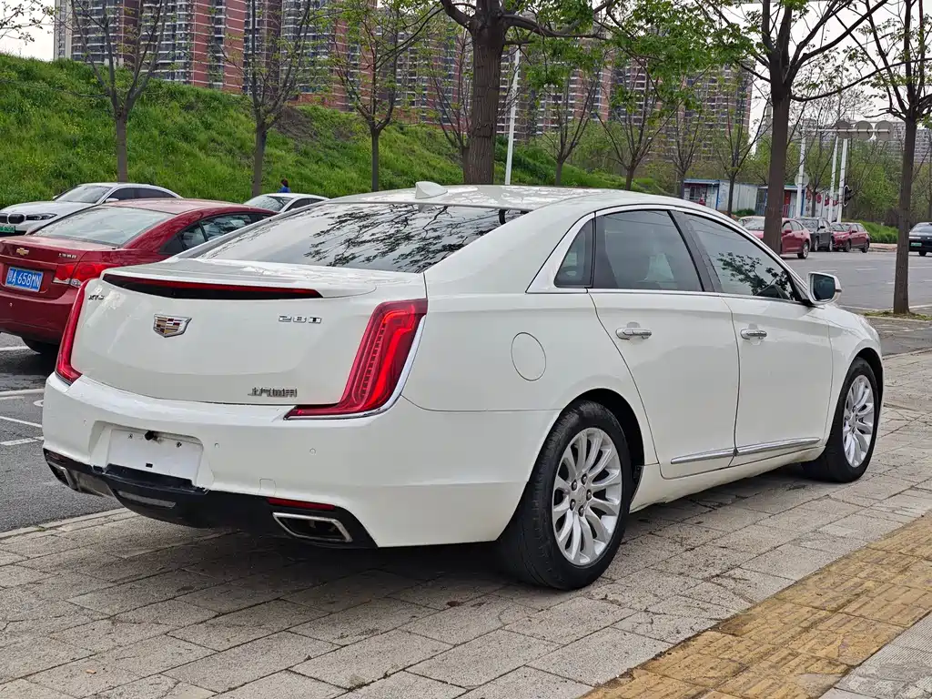 Cadillac XTS 2018 — фото 7