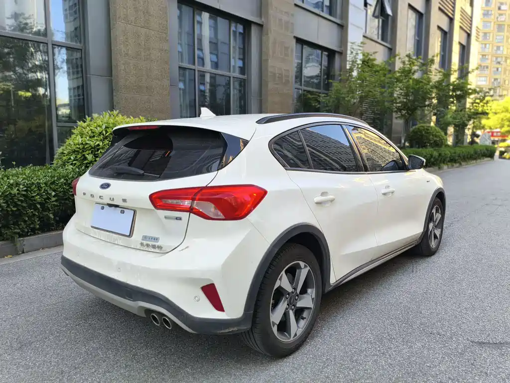 Ford Focus Active 2020 — фото 6