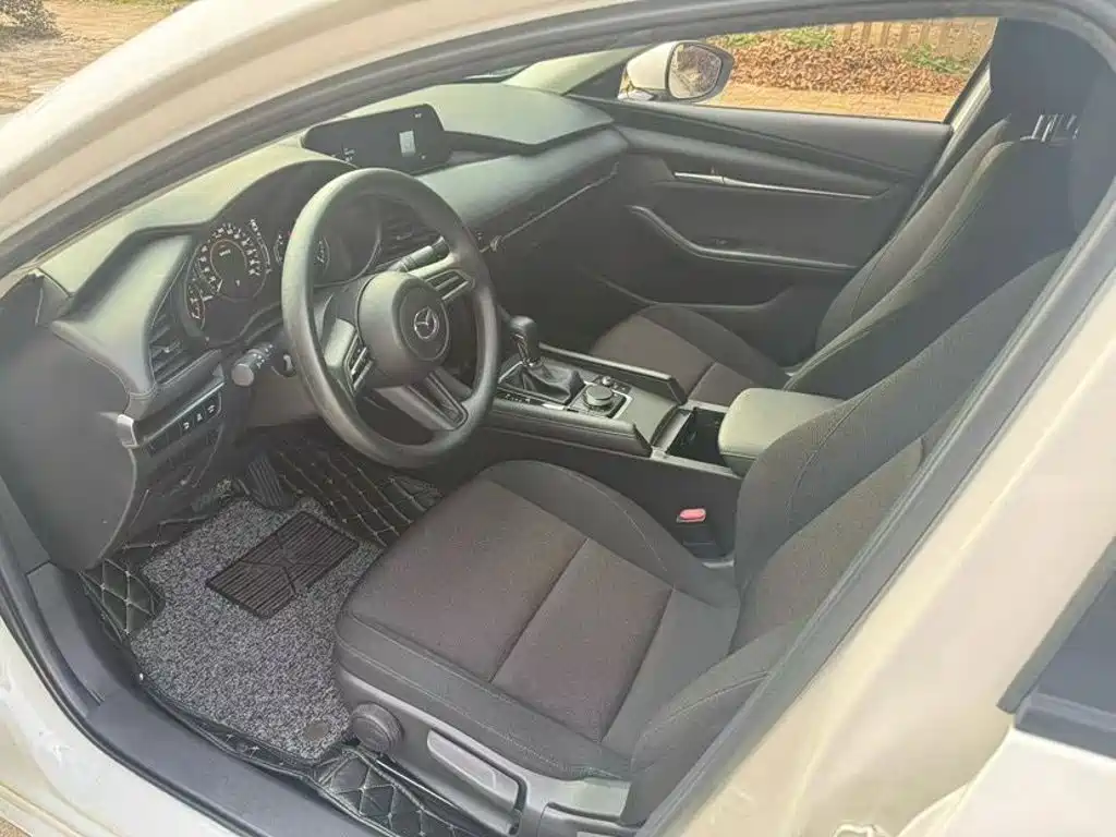 Mazda 3 Axela 2022