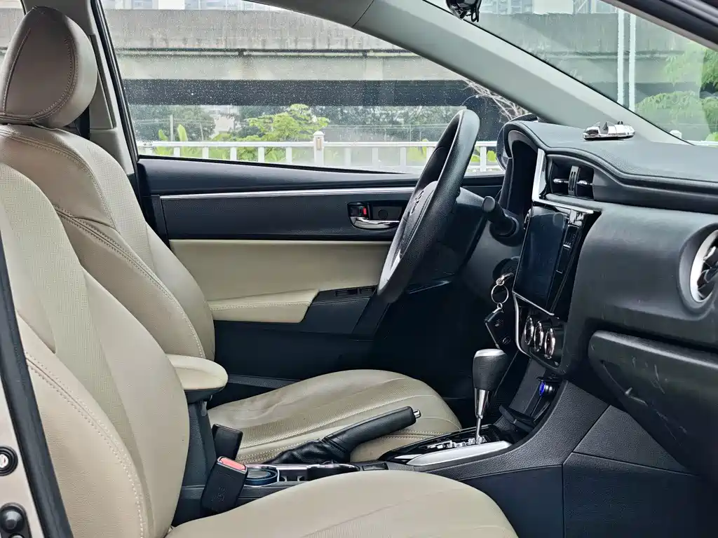 Toyota Corolla 2018 — фото 13