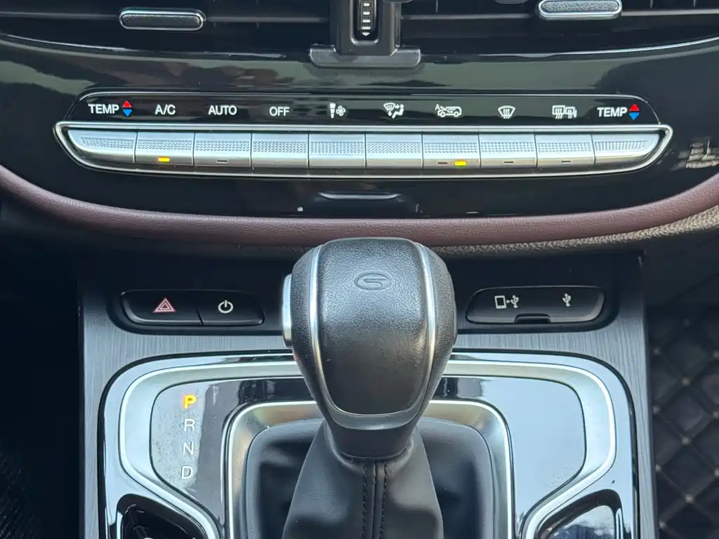 GAC Trumpchi M6 2022 — фото 15